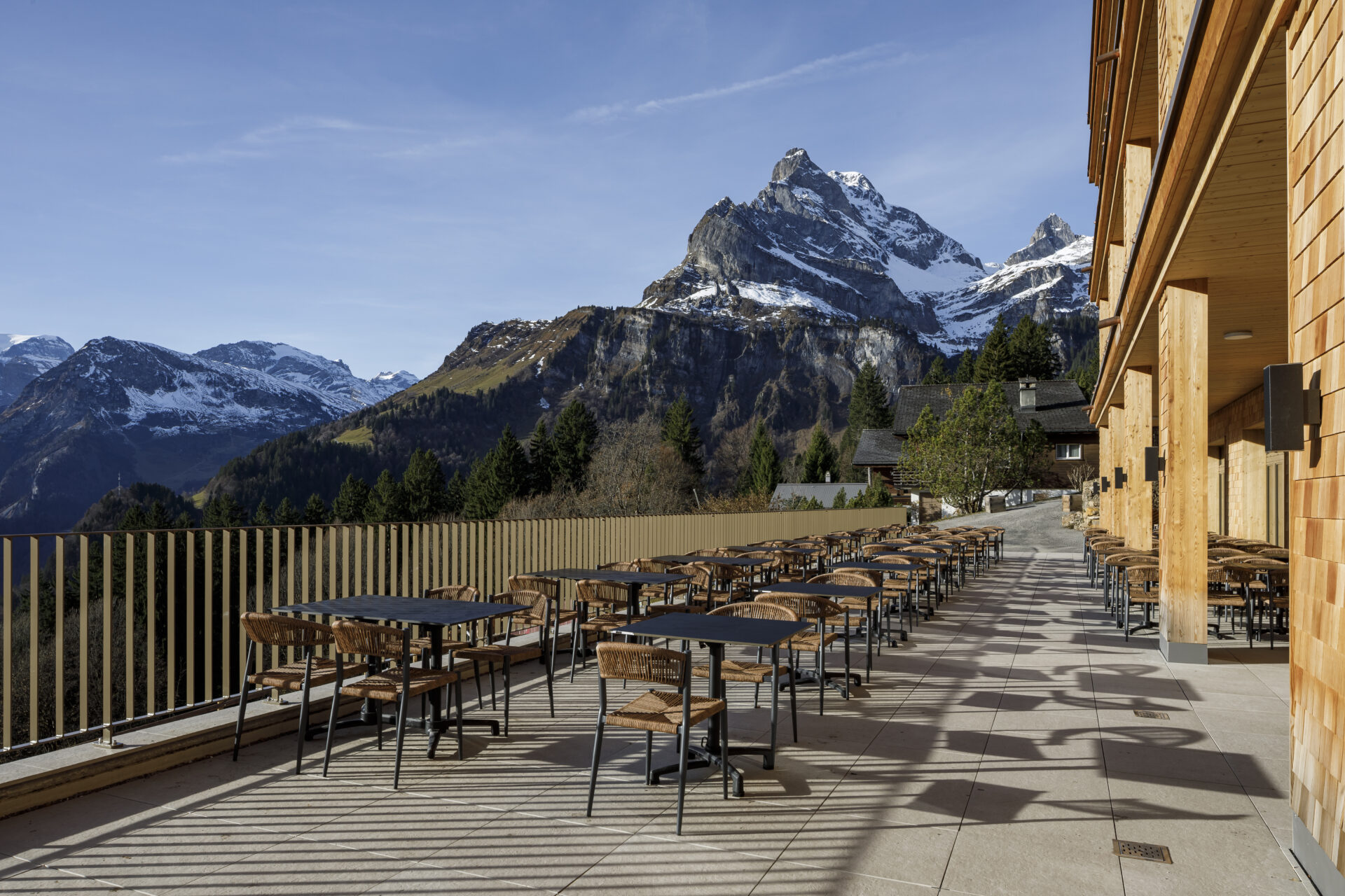 Restaurantterrasse Panoramahotel Braunwald